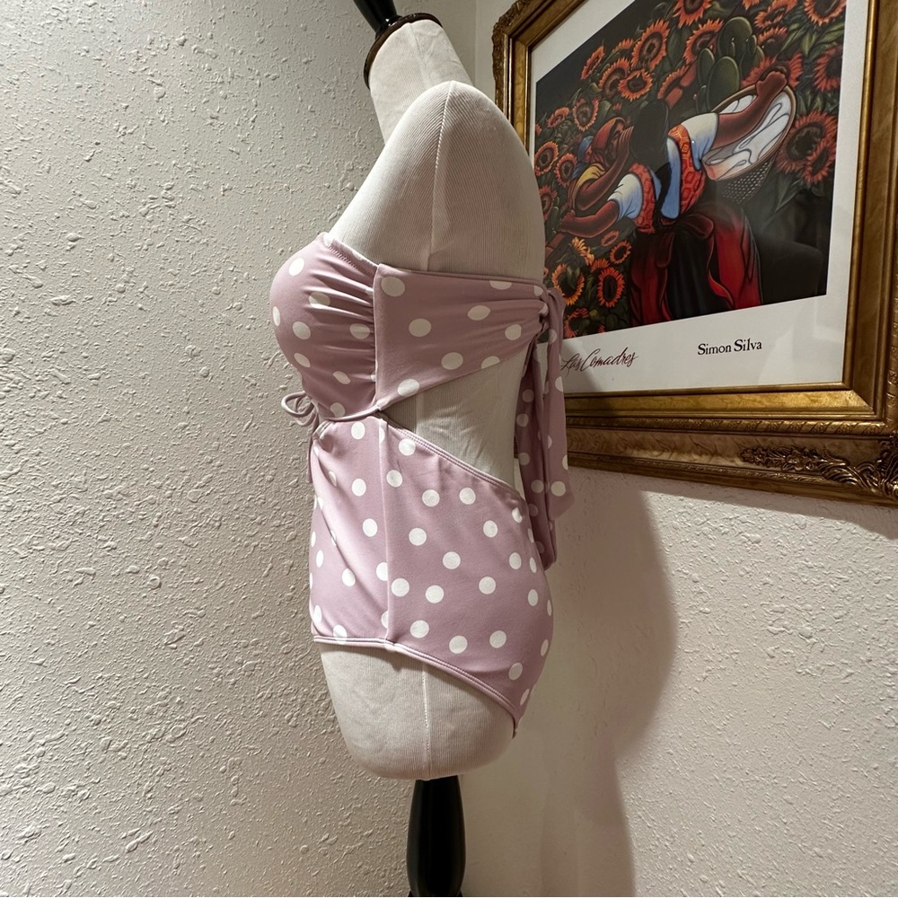 Swimsuit - Picture 5 of 6